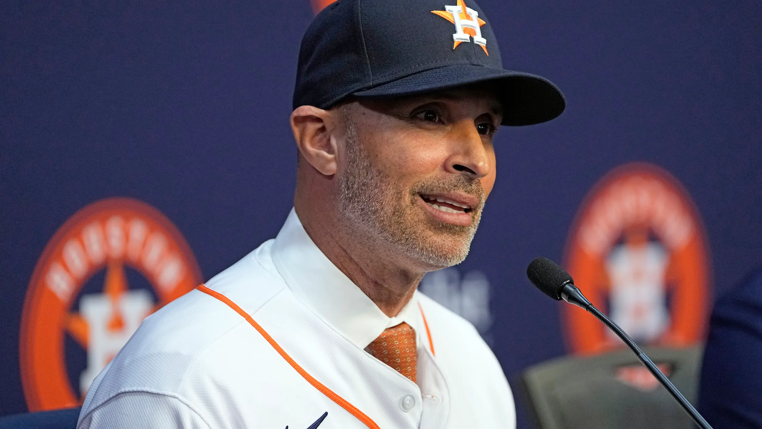 BEAKING NEWS: MLB insider Links Astros outfield trade candidate
