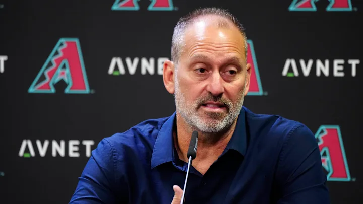 Diamondbacks Sign Another Veteran 5-Star to Major  League Contract